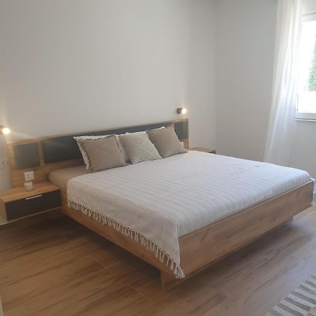 Pina Tourist Apartments Водице Екстер'єр фото