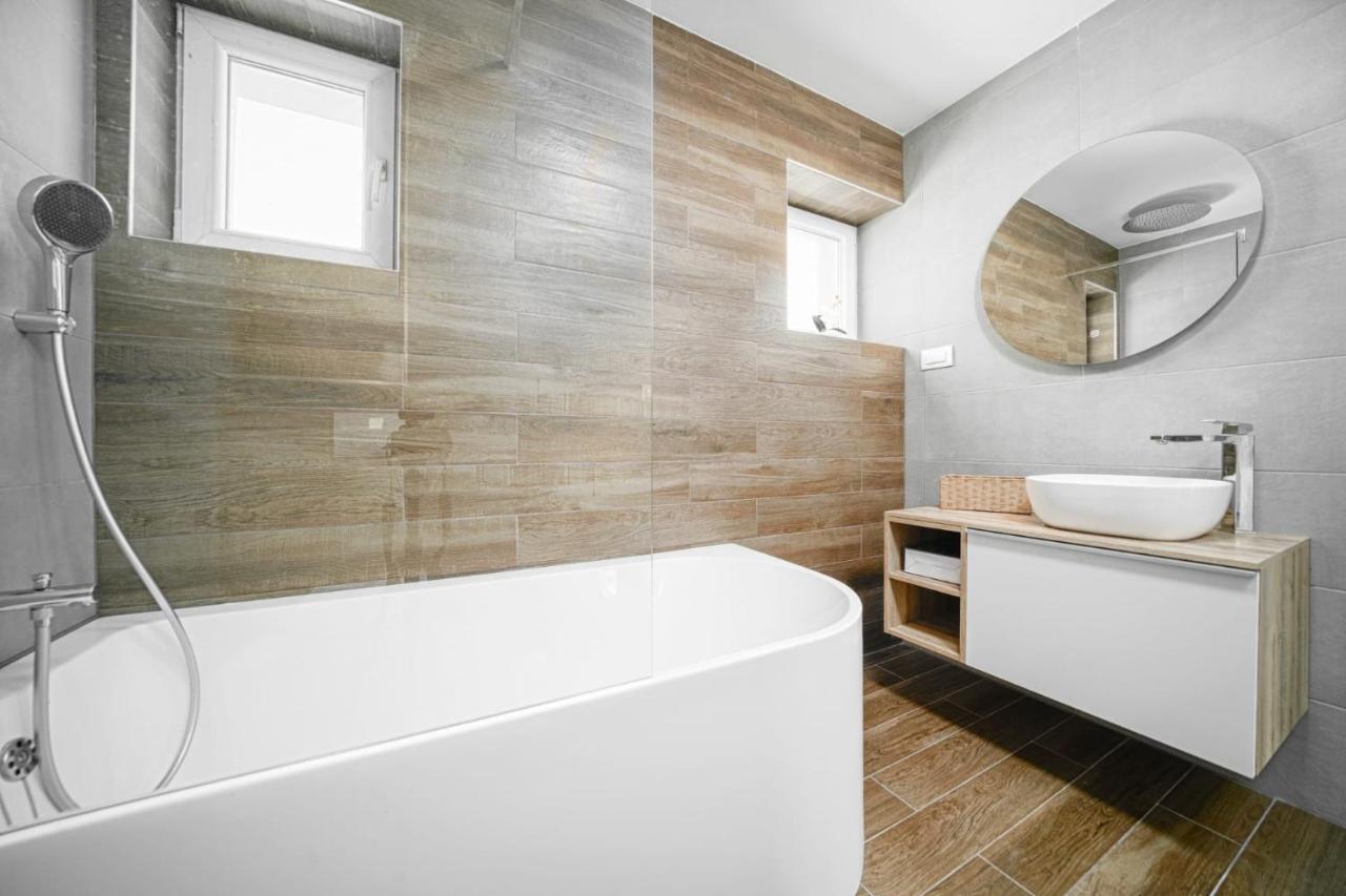 Pina Tourist Apartments Водице Екстер'єр фото