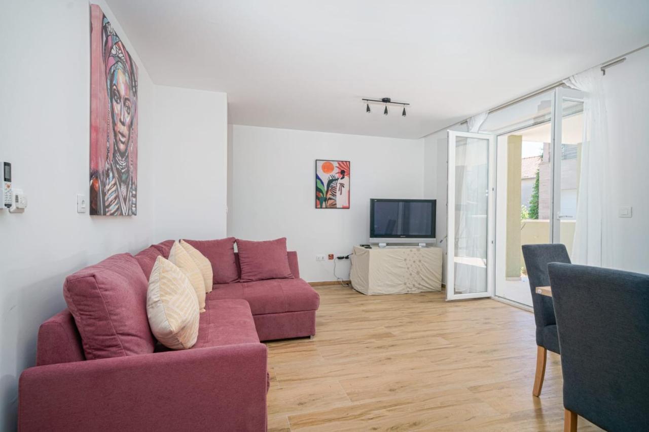 Pina Tourist Apartments Водице Екстер'єр фото