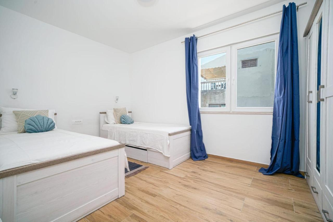 Pina Tourist Apartments Водице Екстер'єр фото